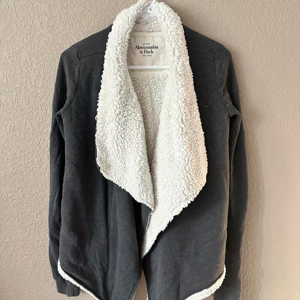 Abercrombie-fitch Women's Grey and Black Cardigan Size XS S